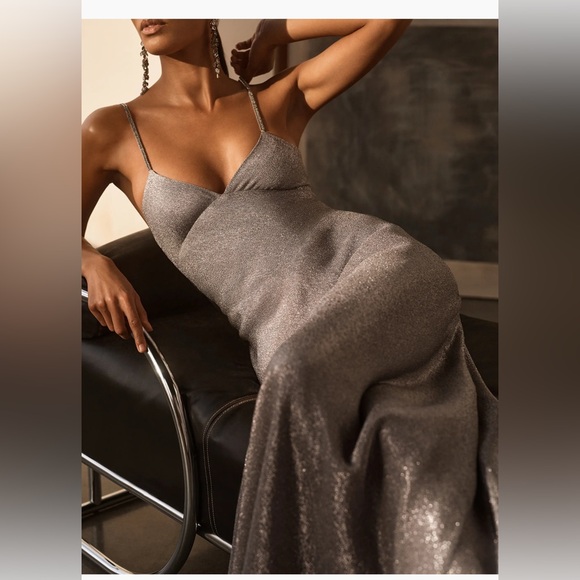 $3990 Ralph Lauren Collection

Natalie Silk-Blend Gown size 8 - Picture 9 of 17